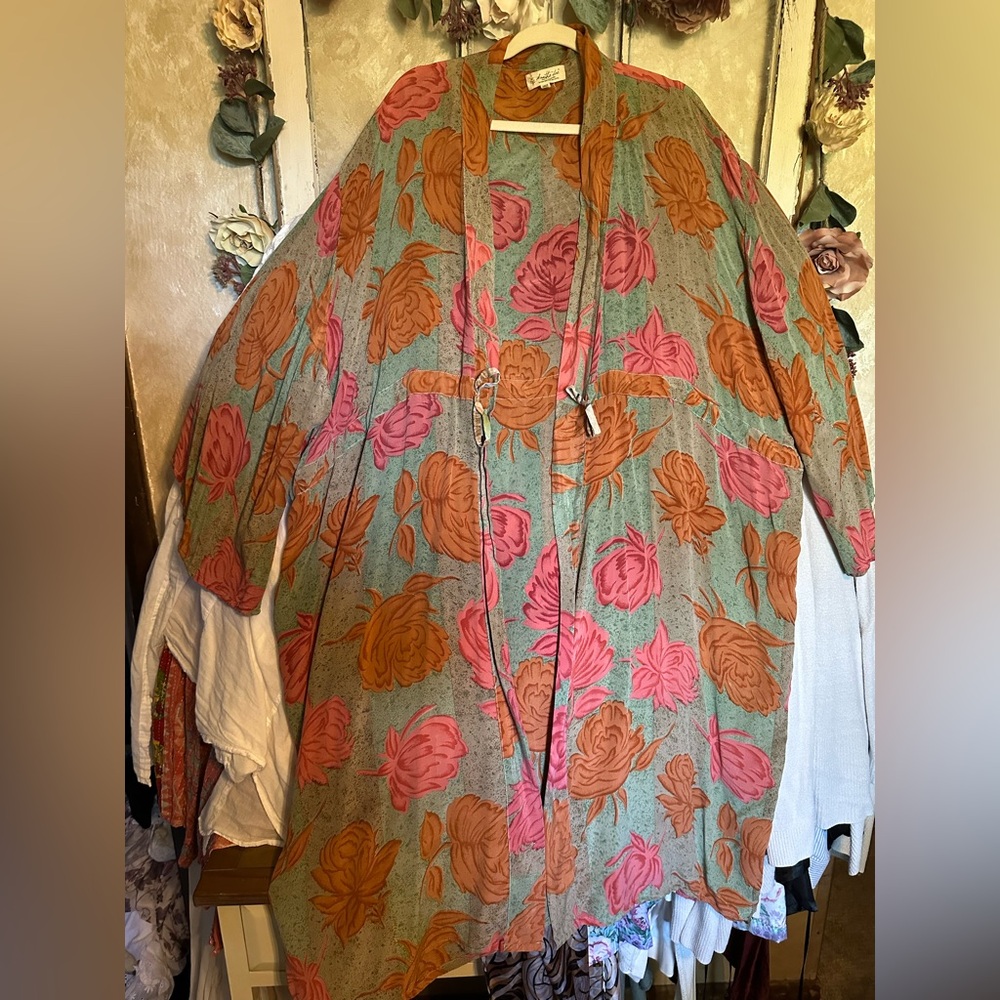 Kantha Bae Floral Silk Dreamweaver Kimono